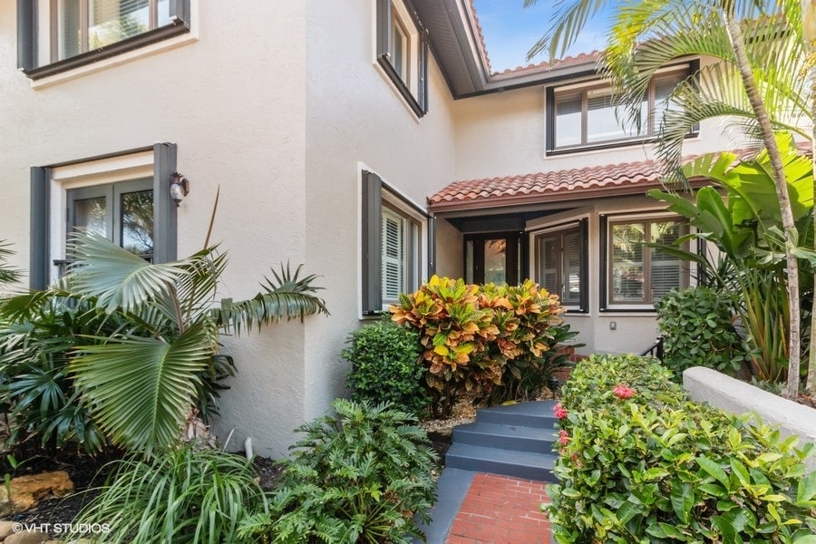 front entry of a townhome at sailfish point