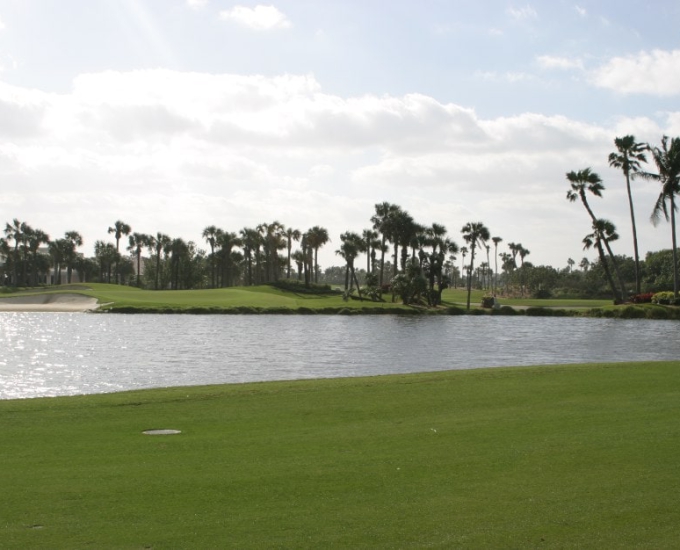 Jack Nicklaus Golf Course with lake